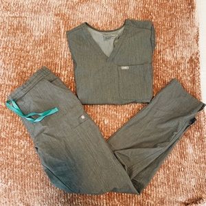 Fig Scrubs Graphite Set